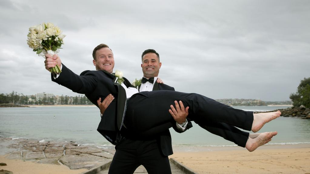 annonce rencontre gay wedding dress a Lorient